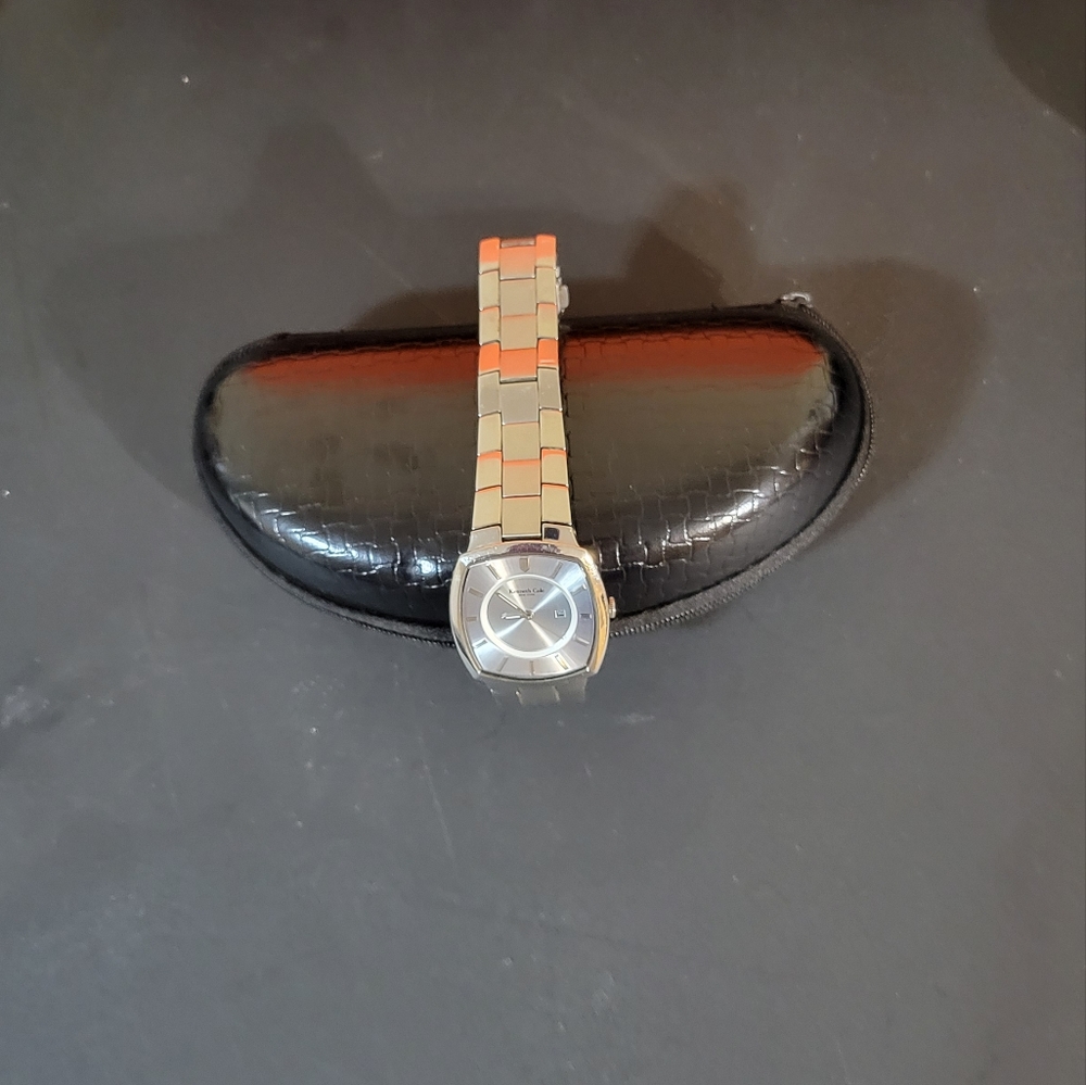 Watch - Picture 6 of 6